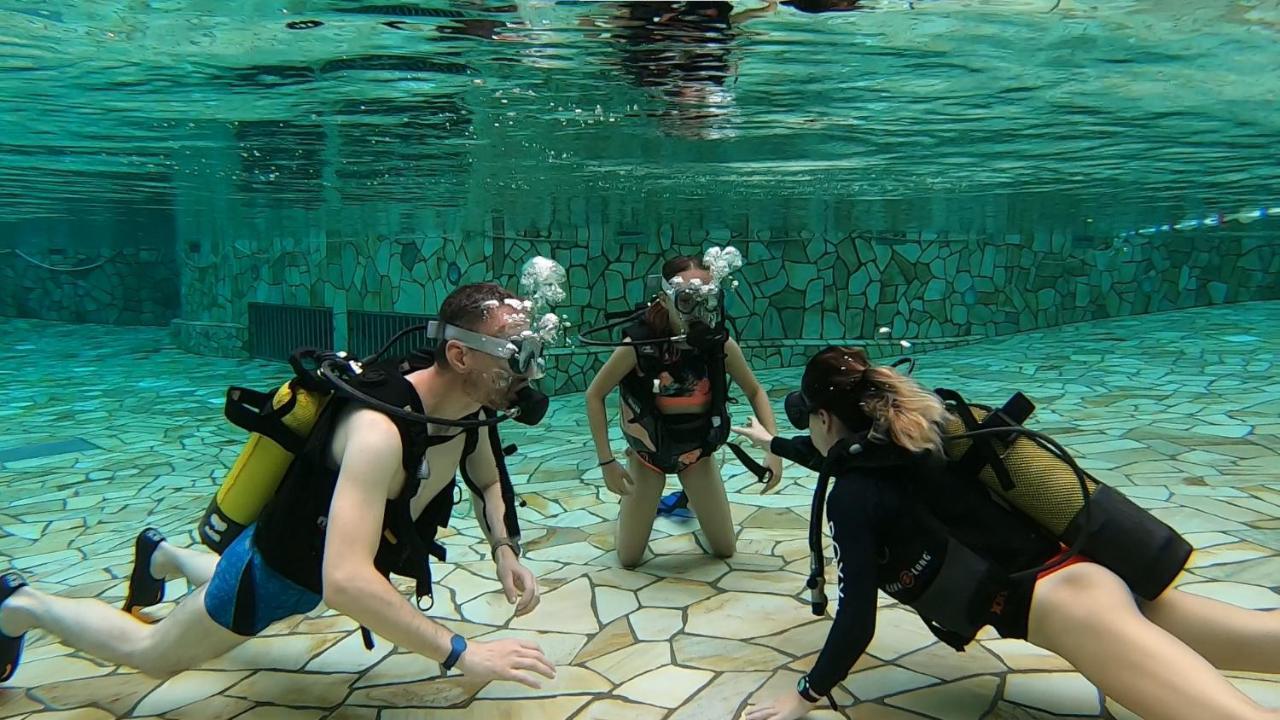 מלון ורנוי ד'אבר אה ד'איטו Center Parcs Les Bois Francs מראה חיצוני תמונה